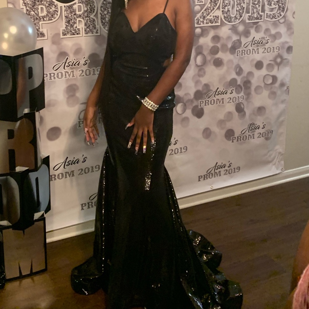 Black sequins backless women’s prom dress gown